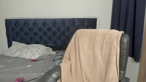 josy online show from 05-05-26, 03:58