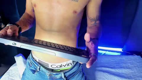 Snapshot of jota_smith chatting on 01-23-25, 01:30 Jota Smith online show from 01-23-25, 01:30