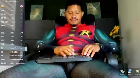 Snapshot of jota_smith chatting on 10-31-25, 01:34 Jota Smith online show from 10-31-25, 01:34