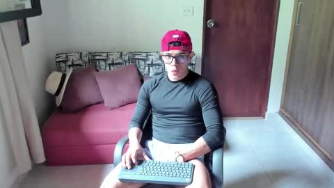 Snapshot of joulianogreco1 chatting on 09-19-25, 04:29 Im Jouliano online show from 09-19-25, 04:29
