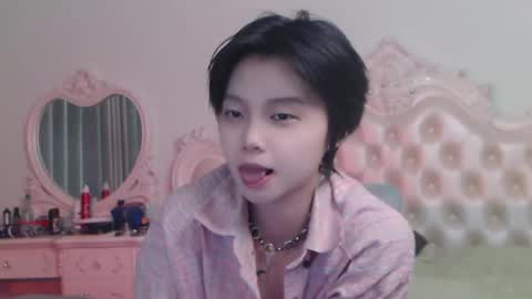 Snapshot of joycekay chatting on 04-27-26, 08:51 joycekay online show from 04-27-26, 08:51