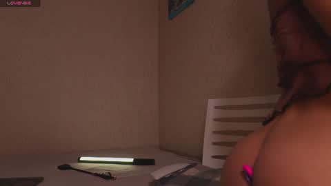 Snapshot of jpeggyc chatting on 06-25-26, 05:50 Danae online show from 06-25-26, 05:50