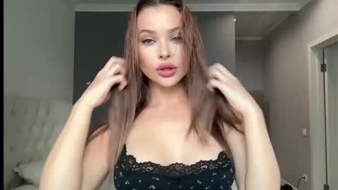 Jennie and Sophia online show from 10-09-25, 10:24