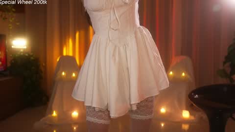 Jennifer Diaz online show from 11-12-25, 09:03