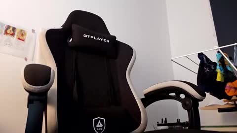 ju537705 online show from 10-12-25, 04:33