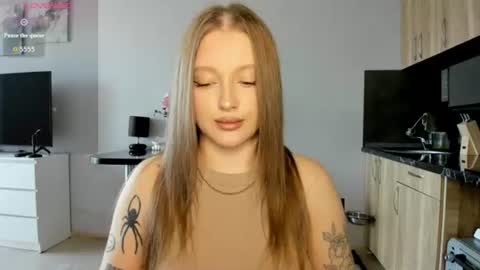Snapshot of ju_lii chatting on 06-17-26, 10:39 Julia and Julia online show from 06-17-26, 10:39