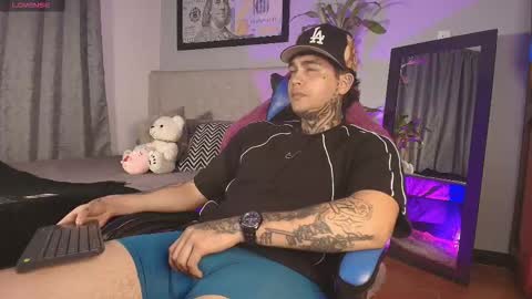 juan_alvarez18 online show from 02-21-26, 07:42