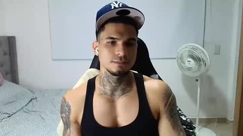 juan_gomez_1 online show from 01-08-26, 01:41