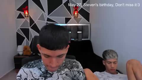 Snapshot of juan_nd_steven chatting on 05-11-26, 11:13 JuanSteven online show from 05-11-26, 11:13