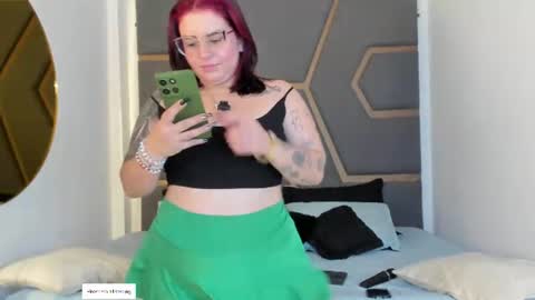 Juana Valkiria online show from 06-19-26, 03:44