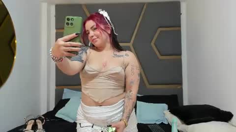 Juana Valkiria online show from 06-25-26, 03:39