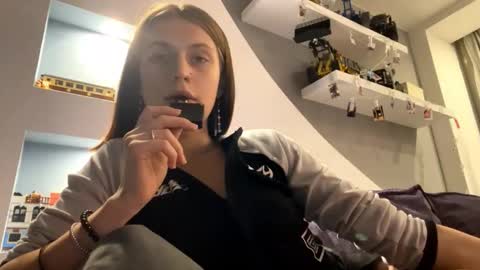 Lola online show from 11-13-25, 03:11