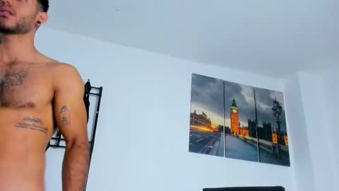 Juan Esteban online show from 10-26-25, 12:38