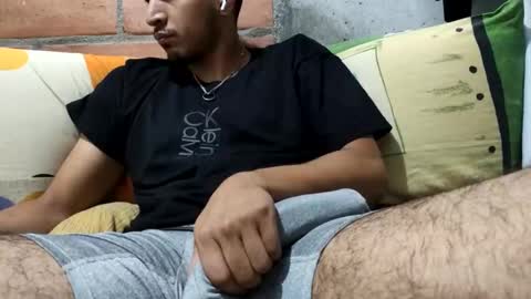 juanc23_371 online show from 10-22-25, 12:11