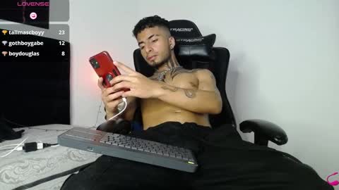 juancamilo66_ online show from 02-09-25, 08:11