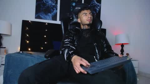 juancamilo66_ online show from 02-11-25, 10:39