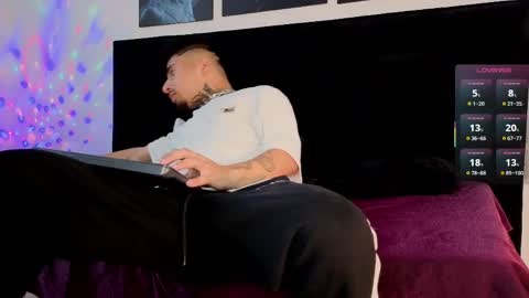 juancamilo66_ online show from 04-12-26, 05:40