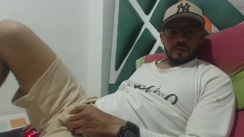 Snapshot of juanfe_style chatting on 10-11-25, 03:28 juanfe_style online show from 10-11-25, 03:28