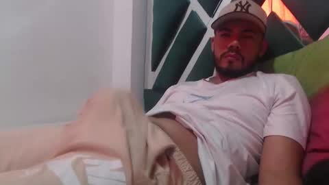 Snapshot of juanfe_style chatting on 10-15-25, 04:29 juanfe_style online show from 10-15-25, 04:29