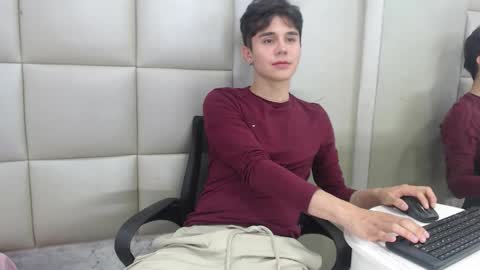 JuanGomm online show from 12-21-25, 03:57