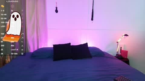 Blue online show from 10-29-25, 04:09