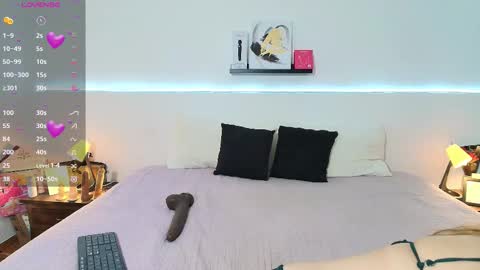 Blue online show from 03-24-26, 05:51