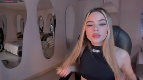 Juanita Clay online show from 10-12-25, 06:18