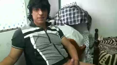 Snapshot of juanito2727 chatting on 11-26-25, 01:56 amor online show from 11-26-25, 01:56