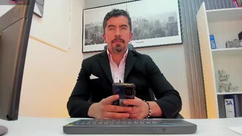 Juan k online show from 07-30-26, 04:44
