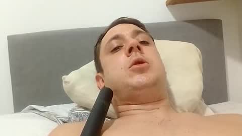 Snapshot of juanmapapiirico chatting on 09-16-25, 02:34 JuanmaSEX online show from 09-16-25, 02:34