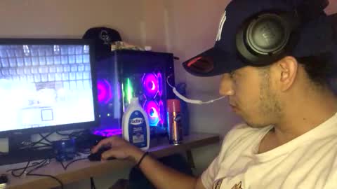 juannvalencia11 online show from 05-13-26, 03:26