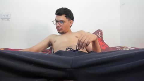 Snapshot of juansuarez204 chatting on 04-14-26, 01:00 juansuarez204 online show from 04-14-26, 01:00