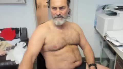Snapshot of juergenkru chatting on 01-25-25, 04:35 Giovanni50pro online show from 01-25-25, 04:35