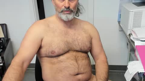 Snapshot of juergenkru chatting on 02-19-25, 06:43 Giovanni50pro online show from 02-19-25, 06:43