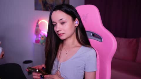 Snapshot of juicy___angel chatting on 05-12-26, 03:20 Angelina online show from 05-12-26, 03:20