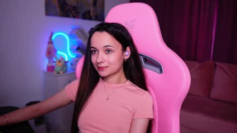 Snapshot of juicy___angel chatting on 05-20-26, 03:29 Angelina online show from 05-20-26, 03:29