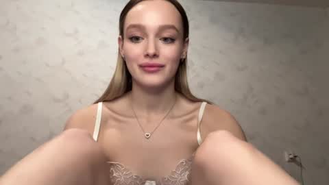 Snapshot of juicy_angels chatting on 12-24-24, 09:22 alexa online show from 12-24-24, 09:22