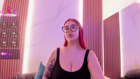 Snapshot of juicy_led_ chatting on 02-19-25, 11:17 Juicy online show from 02-19-25, 11:17