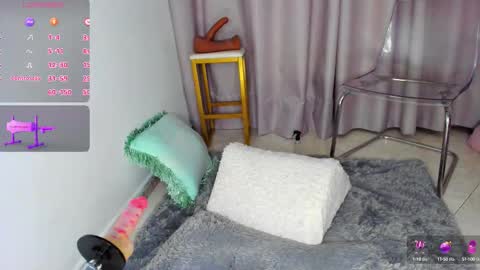 Snapshot of juicy_sky chatting on 09-19-25, 07:43 Your Paradise online show from 09-19-25, 07:43