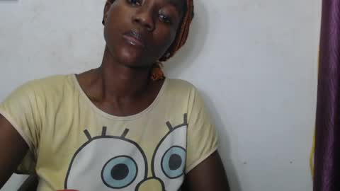 Snapshot of juicyberryx chatting on 06-03-26, 10:18 queen online show from 06-03-26, 10:18