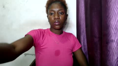 Snapshot of juicyberryx chatting on 07-04-26, 09:59 queen online show from 07-04-26, 09:59
