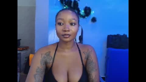 juicyxpink online show from 12-17-25, 07:09