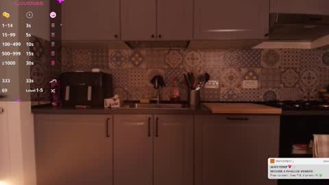 Snapshot of juicyydrip chatting on 01-18-26, 05:39 Juicy online show from 01-18-26, 05:39