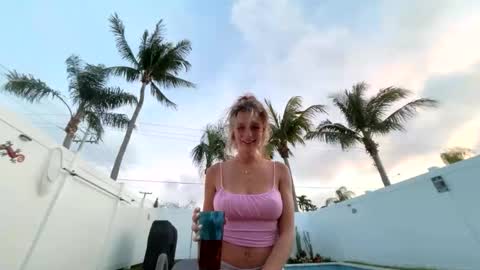 juleeahh online show from 04-05-26, 11:46