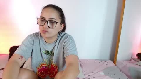 Jules and Gia online show from 12-21-24, 07:38