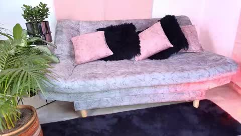 Jules and Gia online show from 01-12-26, 04:12