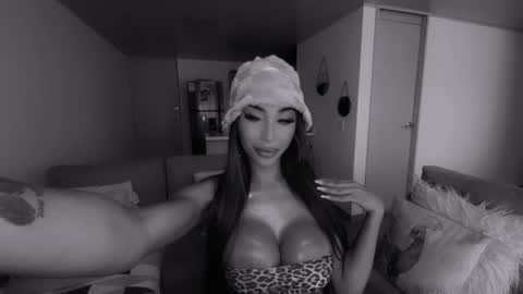 julessy online show from 03-05-25, 03:18