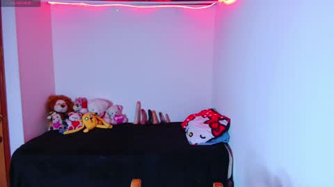 Juliana online show from 04-12-26, 09:42