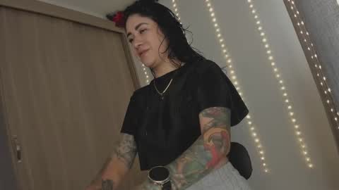 Juli Modelo Independiente online show from 03-27-26, 03:12