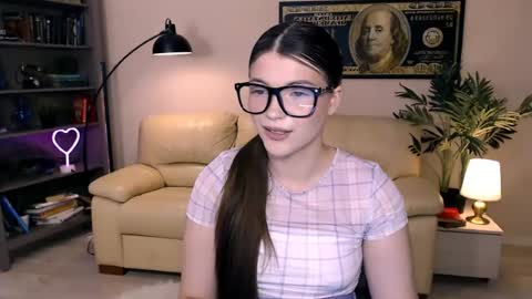 Snapshot of julia485262 chatting on 06-07-26, 01:37 julia485262 online show from 06-07-26, 01:37